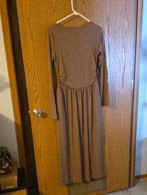 Long Sleeve Brown Women’s Maxi Dress Ptp 18 To 20, W 14 To 18.